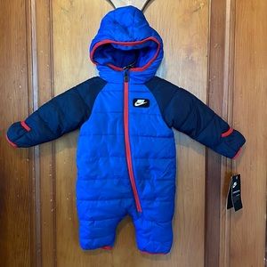 Nike Baby Puffer Snowsuit. NWT. Size 3m